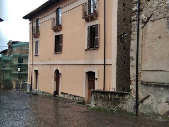 Casa con 6 locali in vendita in via cosenza, Centro, Spezzano della Sila