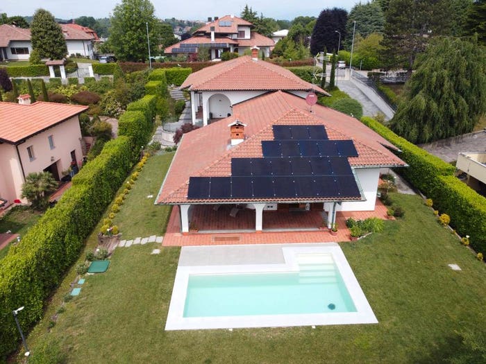Casa con 6 locali in vendita in via Aldo Moro, Cermenate