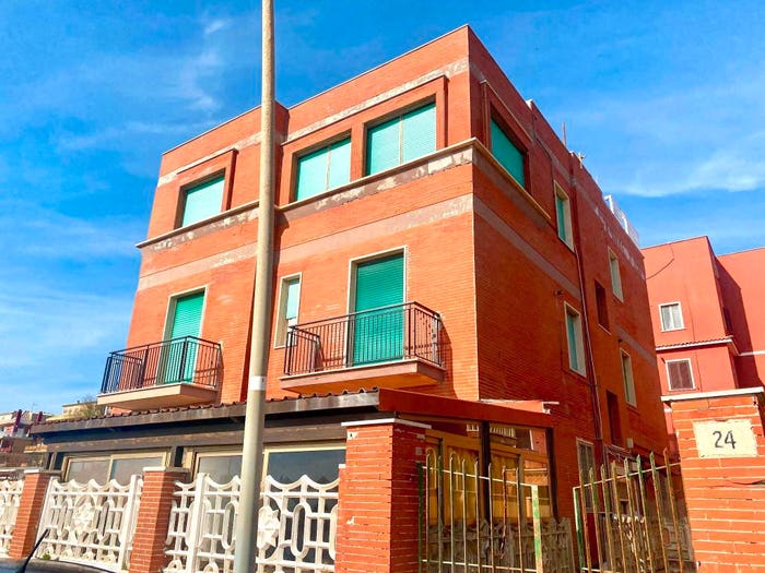 Appartamento quadrilocale in vendita in Lungomare Duca degli Abruzzi, Ostia Ponente, Roma