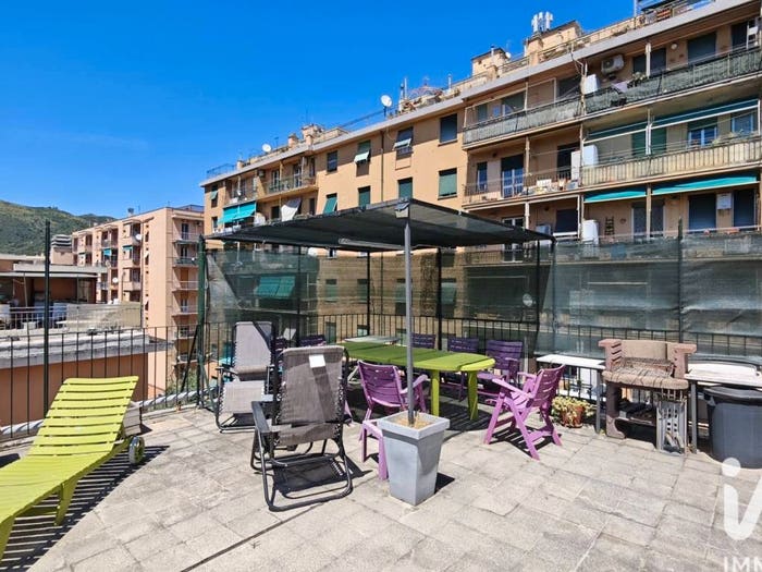 Appartamento trilocale in vendita in Via Montenero, Staglieno, Genova