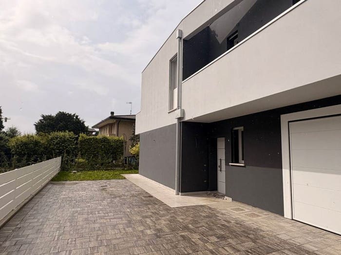 Casa con 6 locali in vendita in Via Francesco Petrarca, Noventa, Noventa Padovana