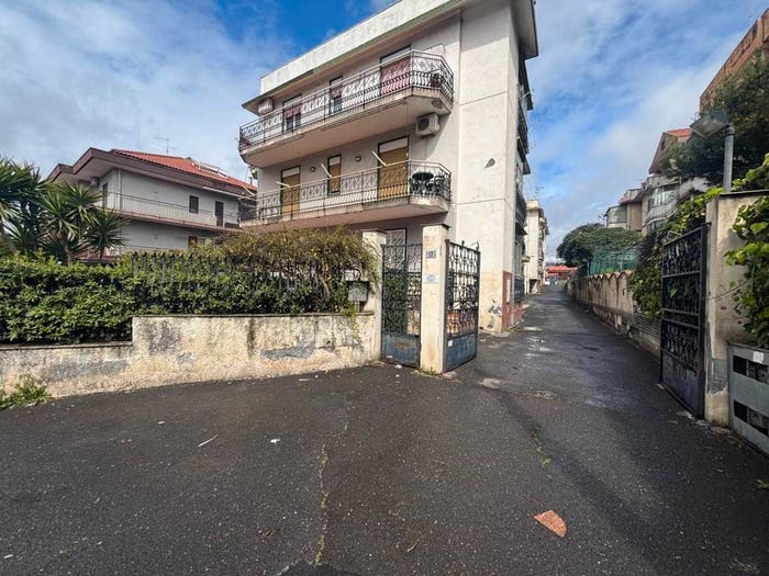 Appartamento con 5 locali in vendita in Via Tremestieri, Centro, Mascalucia