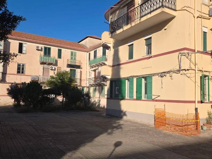 Appartamento trilocale in vendita in Via Antonio Salandra, Quartiere Americano, Messina