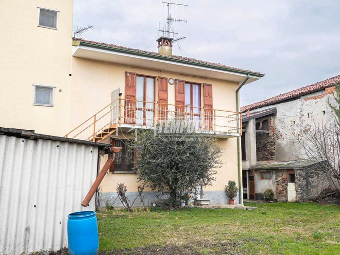 Appartamento con 6 locali in vendita in Via San Antonio, Annone di Brianza