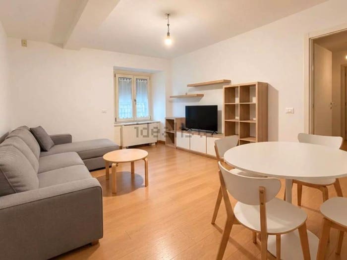 Appartamento trilocale in affitto in Via Ausonio SNC, Corso Genova, Milano