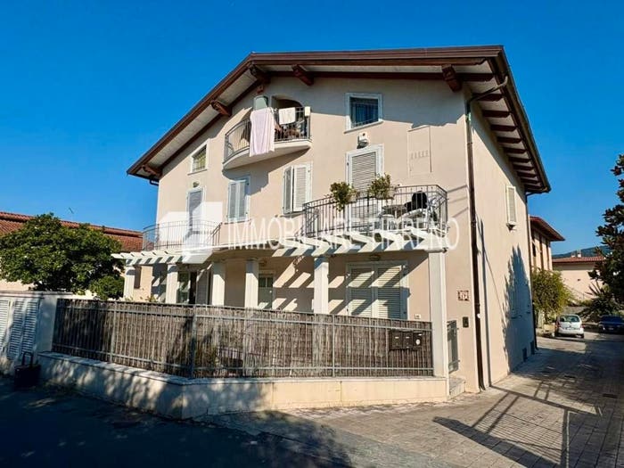 Appartamento quadrilocale in vendita in Via dei Saraceni, Centro, Massa