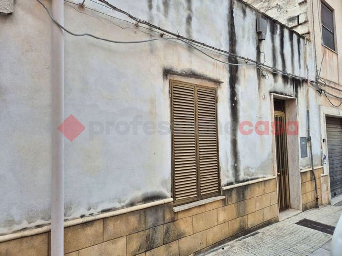 Casa quadrilocale in vendita in VIA CESARE BALBO, Commenda, Brindisi