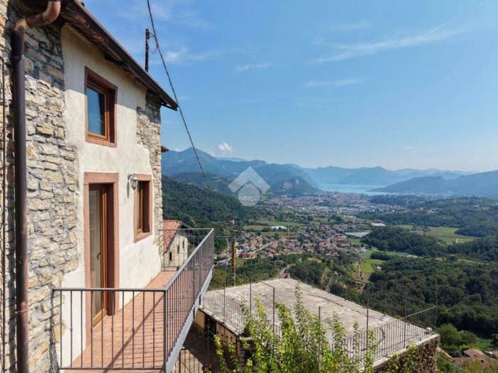 Casa bilocale in vendita in Via Giacomo Leopardi, Centro, Gandosso