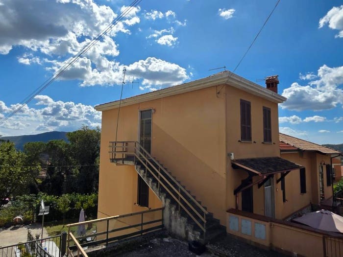 Casa quadrilocale in vendita in Via Villa Comunale, Fiuggi