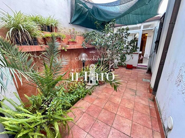 Casa con 6 locali in vendita in Via Virgilio, Darsena Ex Campo di Aviazione, Viareggio