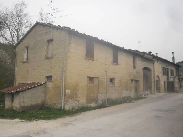 Casa con 6 locali in vendita in Via Paradiso, Sant'Angelo in Vado