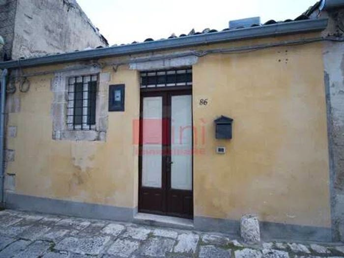Casa trilocale in vendita in Via Catena, Modica Alta, Modica