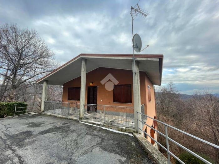 Casa con 6 locali in vendita in Via dei Peracino, Breia, Cellio con Breia