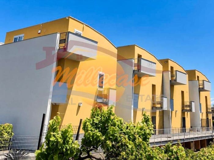 Appartamento trilocale in vendita in Viale Edoardo Garrone, Città Giardino, Melilli