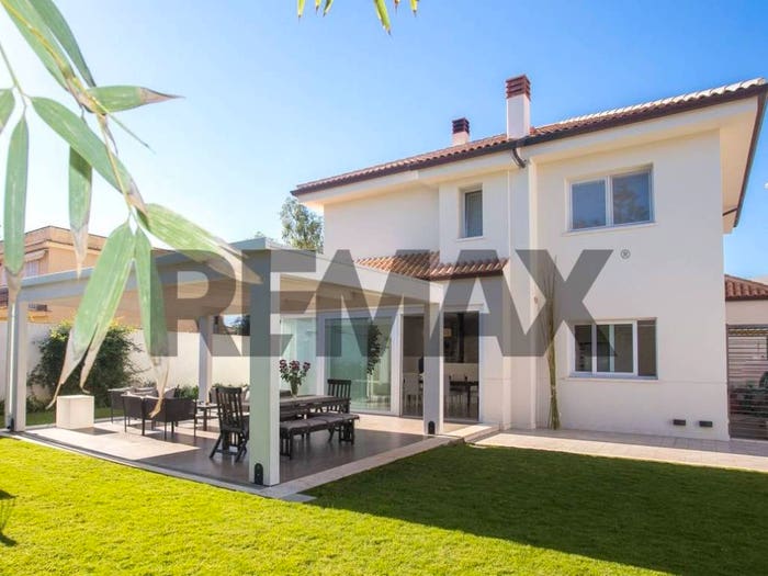 Casa con 6 locali in vendita in Via Palinuro, Mondello Valdesi, Palermo