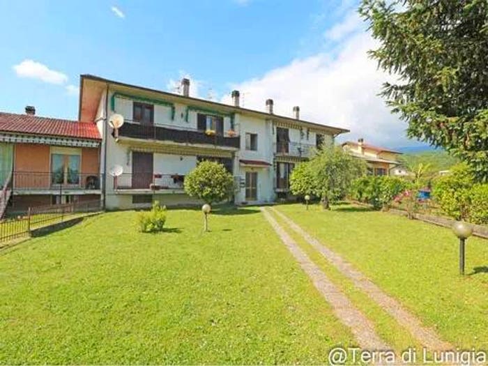 Appartamento con 6 locali in vendita in Viale Dei Menhir SNC, Centro, Villafranca in Lunigiana