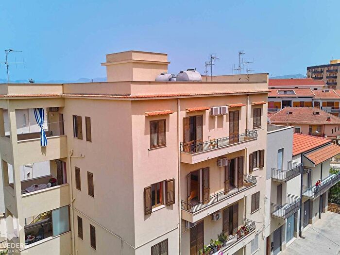 Appartamento con 5 locali in vendita in Viale Leonardo da Vinci, Centro, Castellammare del Golfo