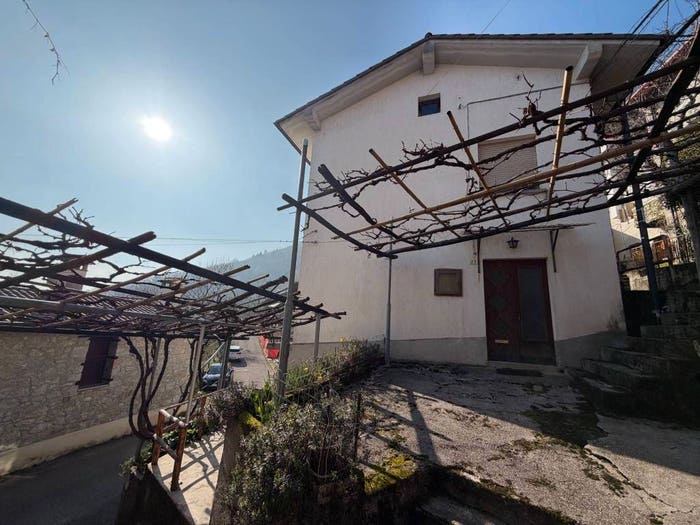 Casa quadrilocale in vendita in Frazione Plataz, Grimacco