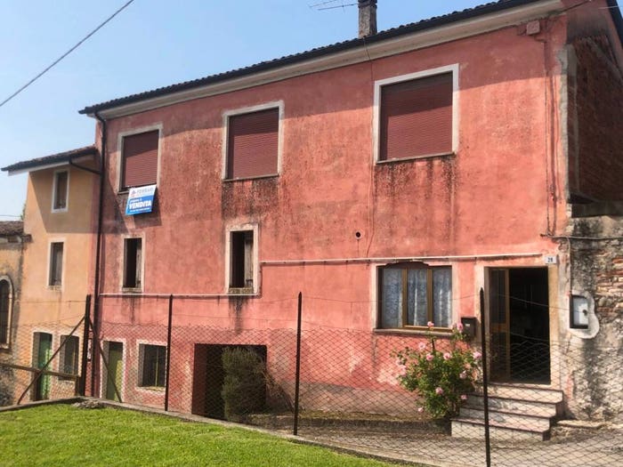 Casa quadrilocale in vendita in Via Scoladori, Centro, Brogliano