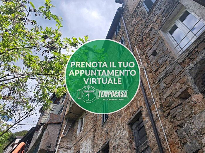 Appartamento trilocale in vendita in Via San Bartolomeo, Centro, Apricale