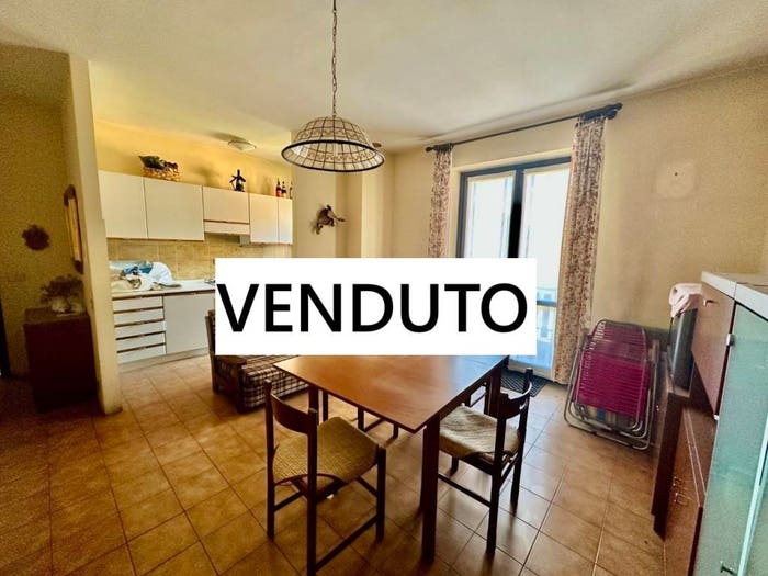Appartamento trilocale in vendita in via sparavera, Taceno