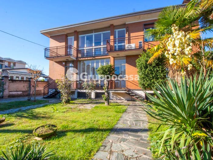 Casa con 6 locali in vendita in Via L Manara, Centro, Magenta
