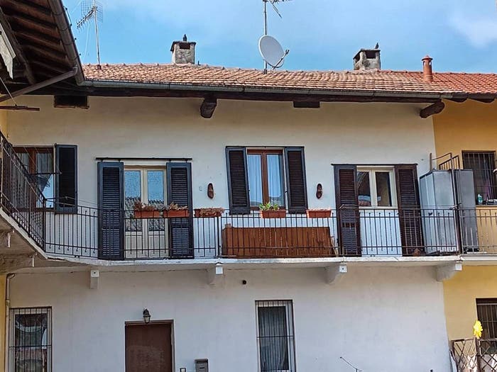 Appartamento trilocale in vendita in Via Carlo Cattaneo, Arsago Seprio