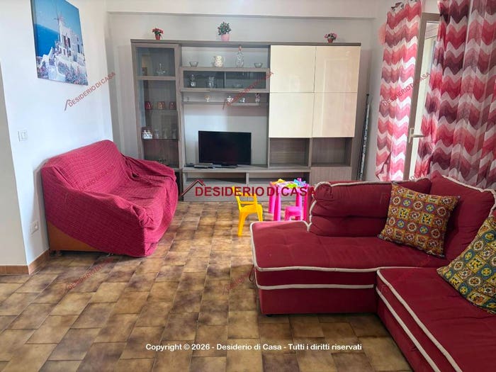Appartamento trilocale in vendita in Via Trieste, Brolo