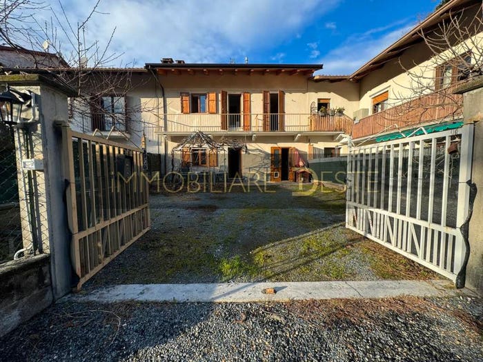 Casa con 6 locali in vendita in Via dei Tigli, Villaggio Primavera, Avigliana
