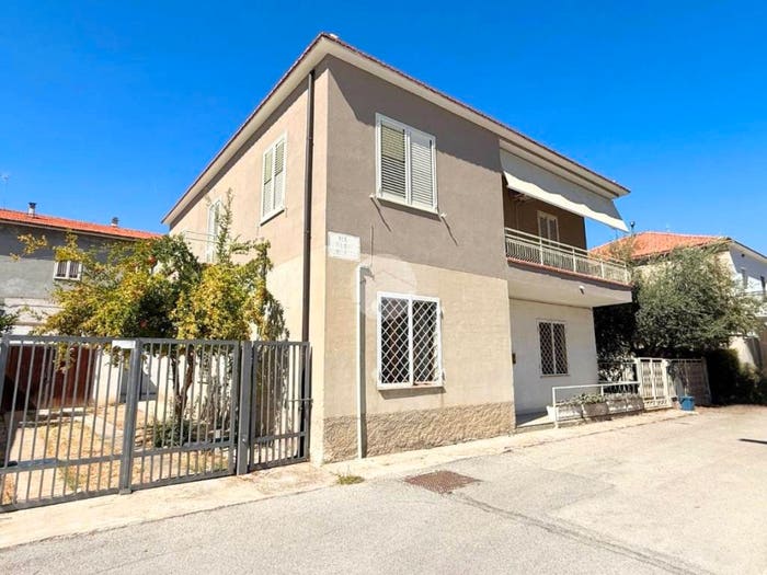 Casa trilocale in vendita in Via La Maielletta, Ospedale, Pescara