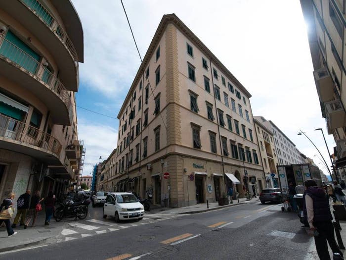 Appartamento con 5 locali in vendita in Via Giovanni Marradi, Calzabigi, Livorno