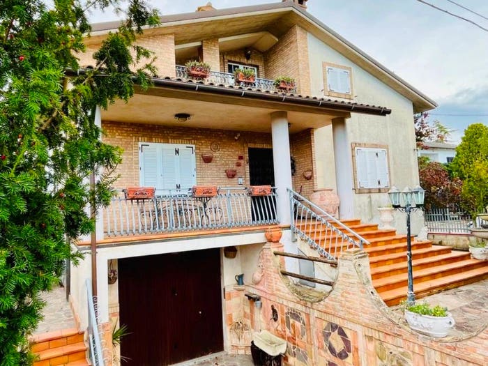 Casa trilocale in vendita in Via di Filottrano, Osimo