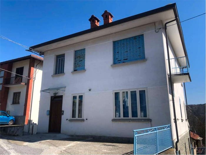 Casa con 6 locali in vendita in Frazione Villa, La Villa, Traves