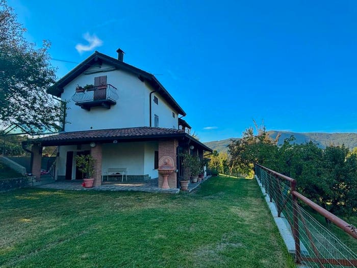 Casa con 5 locali in vendita in Strada Bergotto, Berceto