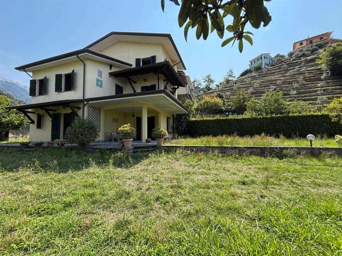 Casa con 6 locali in vendita in Capanne Prato, Montignoso