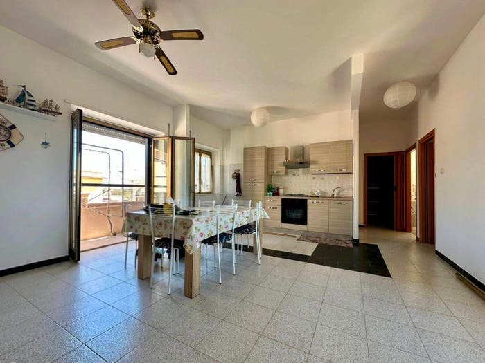 Appartamento trilocale in vendita in Viale Marconi, Marechiaro, Anzio