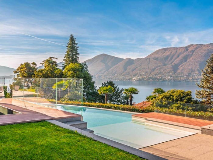 Casa con 6 locali in vendita in Via Porto Valtravaglia, Brezzo di Bedero