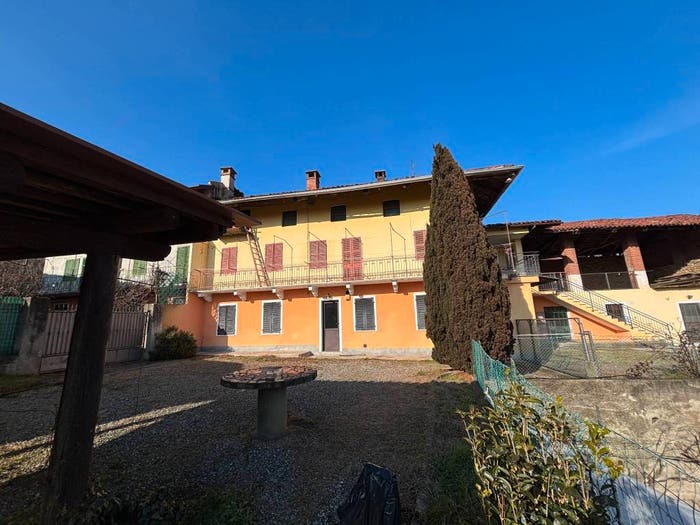 Casa con 6 locali in vendita in Via San Secondo Martire, Centro, Salussola