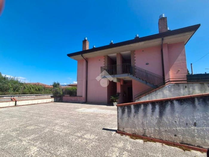 Appartamento trilocale in vendita in Strada Comunale Vallone dei Lupi, Valle Pennini Sant'Eustachio, Avellino