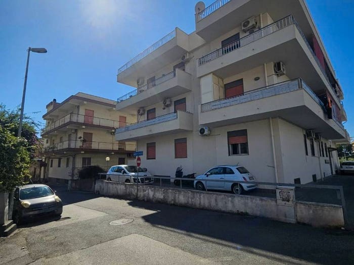 Appartamento quadrilocale in vendita in Via Sant'Antonio, Furci Siculo