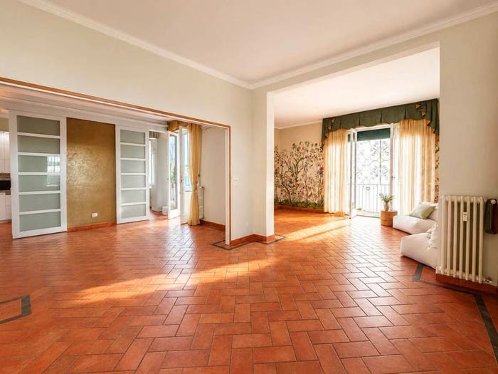 Appartamento con 5 locali in vendita in Via Solferino, Borgo Ognissanti Il Prato, Firenze