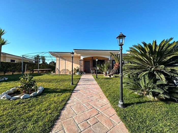 Casa trilocale in vendita in Via Casal di Claudia, Rinascimento, Anzio