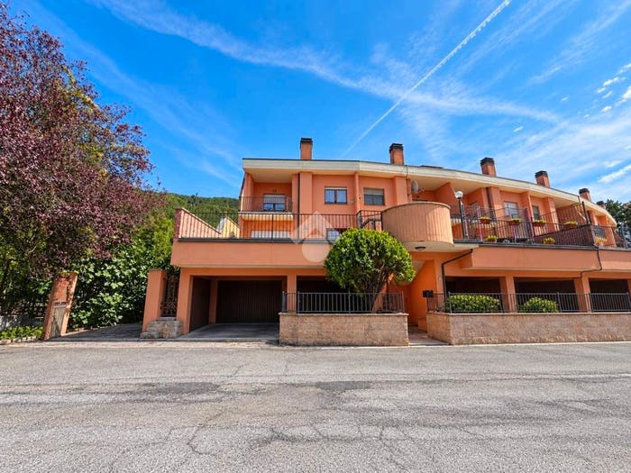 Casa con 6 locali in vendita in Via Louis Pasteur, Pettino Cansatessa, L'Aquila