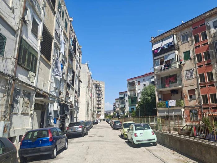 Appartamento trilocale in vendita in Via della Stadera, Zona Industriale Marina, Napoli