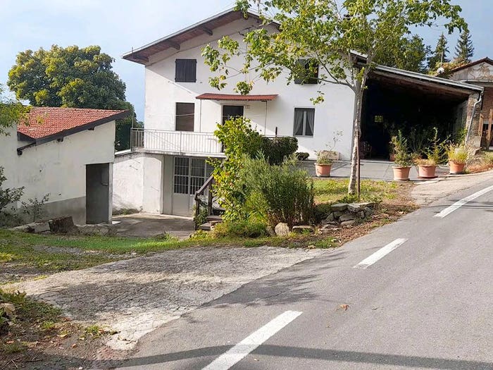 Casa con 5 locali in vendita in Strada della Val Bardea, Lagrimone, Tizzano Val Parma
