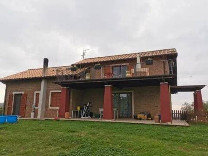 Casa con 6 locali in vendita in Via Mentuccia No Number, Montefiascone