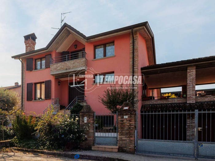 Casa con 6 locali in vendita in Via Maria Amalia, Centro, Sala Baganza