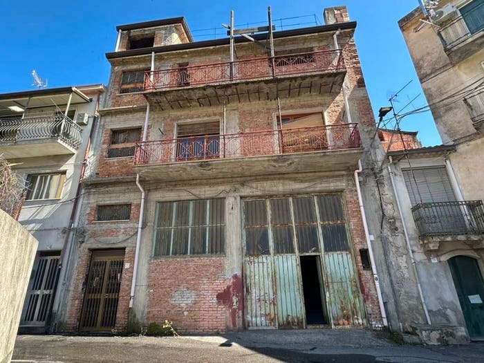 Casa quadrilocale in vendita in Via Rosario, Francavilla di Sicilia