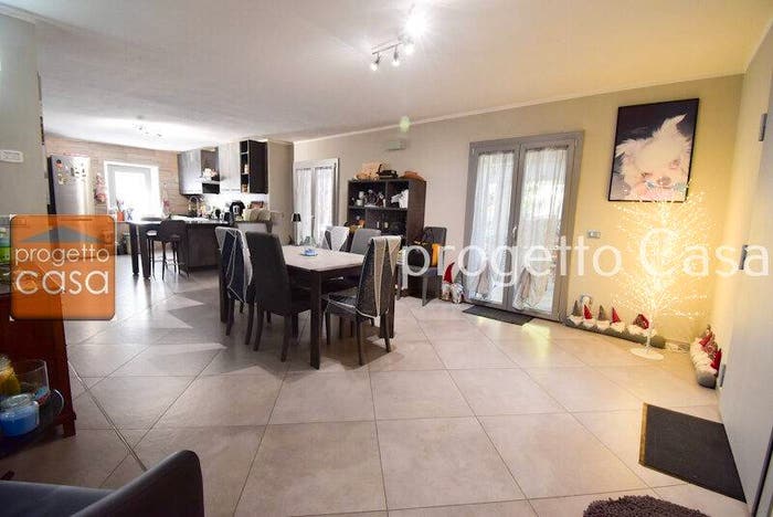 Casa con 6 locali in vendita in Pavullo nel Frignano