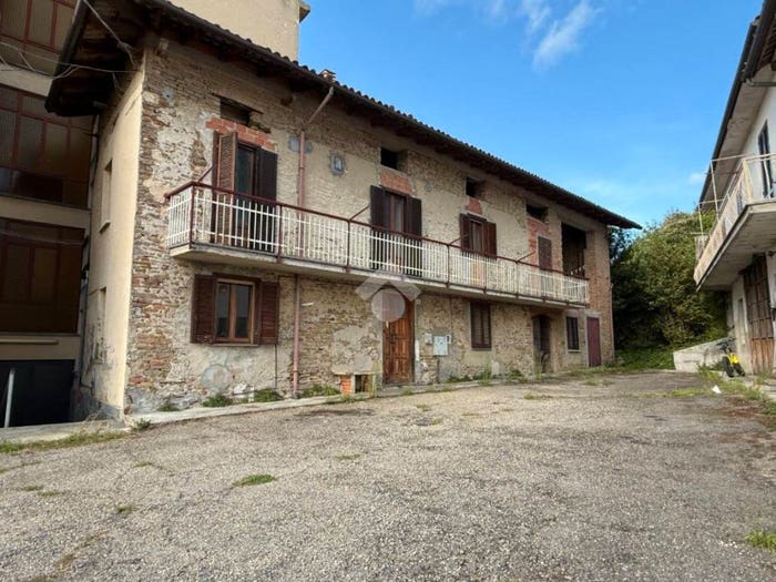 Casa quadrilocale in vendita in Piazza Berruti, Rocchetta Palafea